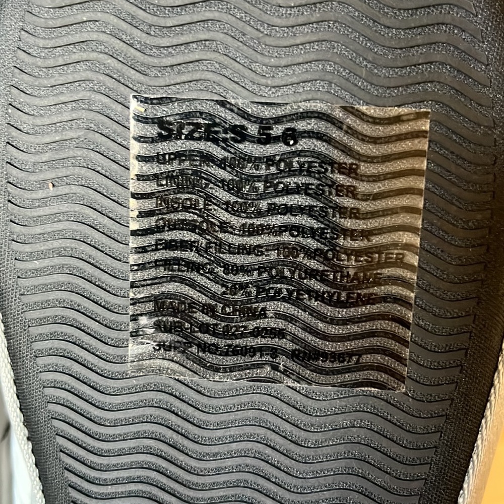 Target slippers - Picture 3 of 4
